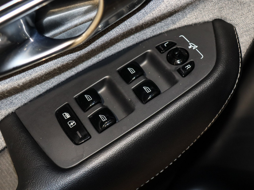 Volvo XC90 T8 - SUV/Off-road - Grau - Gebrauchtwagen - Bild 15