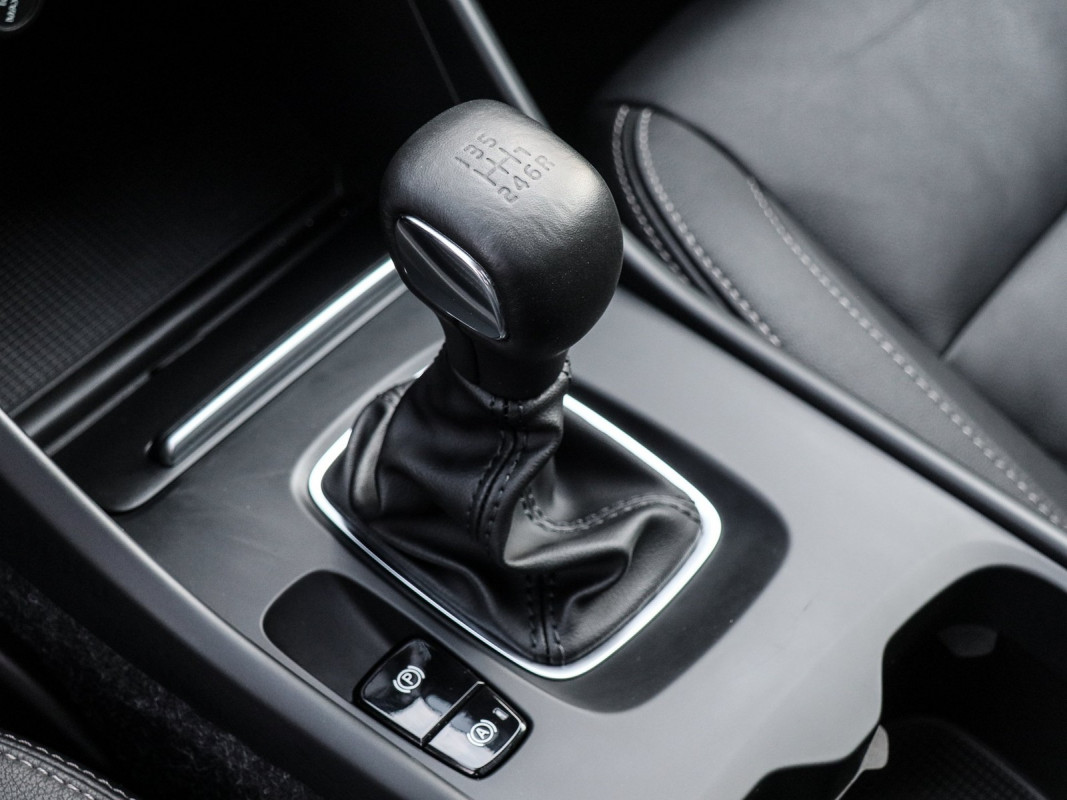 Volvo XC40 T2 - SUV/Off-road - Schwarz - Gebrauchtwagen - Bild 11