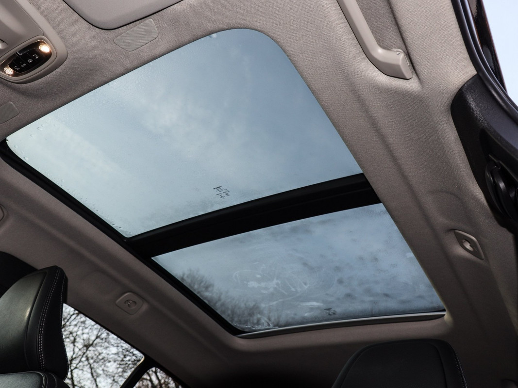 Volvo XC40 T2 - SUV/Off-road - Schwarz - Gebrauchtwagen - Bild 13