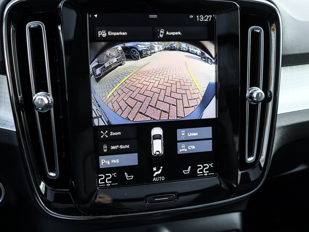 Volvo XC40 T2 - SUV/Off-road - Schwarz - Gebrauchtwagen - Bild 14