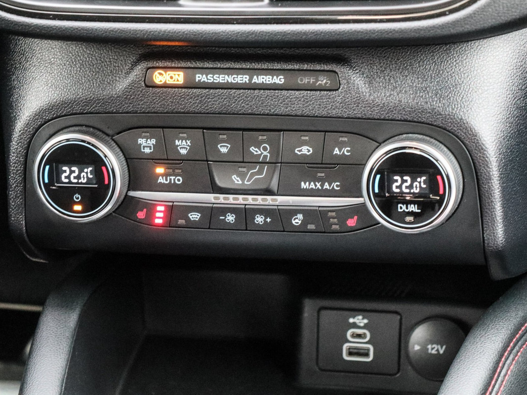 Ford Kuga ST-Line X - SUV/Off-road - Schwarz - Gebrauchtwagen - Bild 10