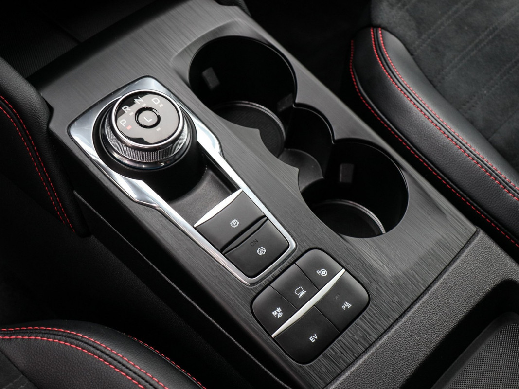 Ford Kuga ST-Line X - SUV/Off-road - Schwarz - Gebrauchtwagen - Bild 12