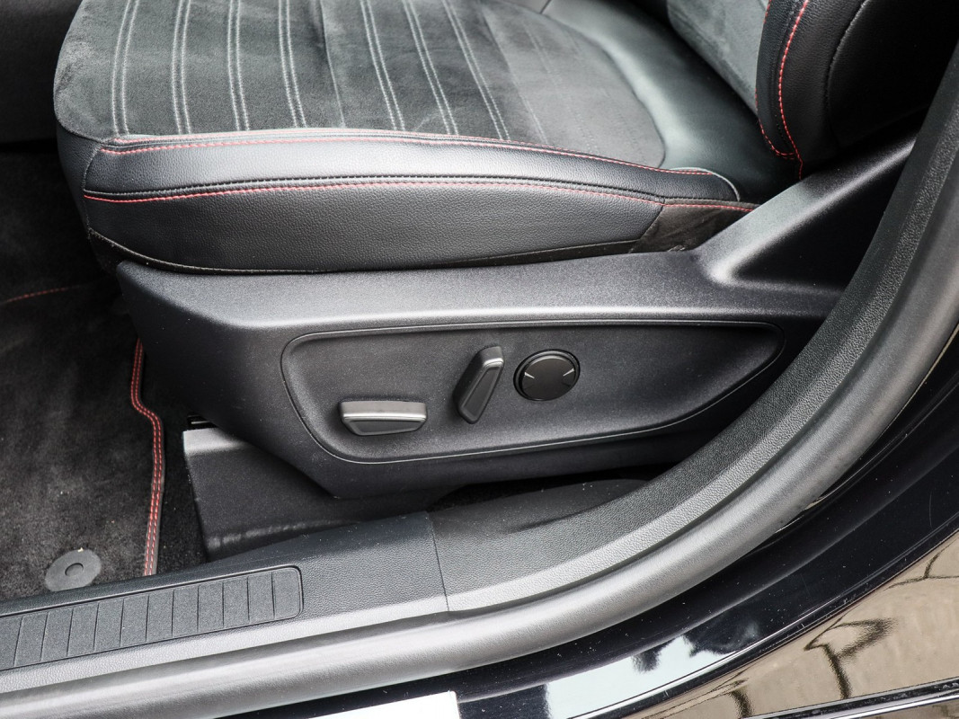 Ford Kuga ST-Line X - SUV/Off-road - Schwarz - Gebrauchtwagen - Bild 15