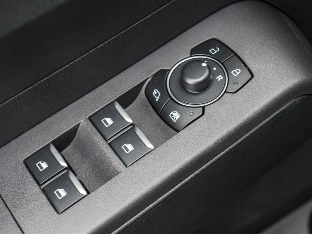 Ford Tourneo Courier Automatik - Van/Minibus - Schwarz - Neuwagen - Bild 13