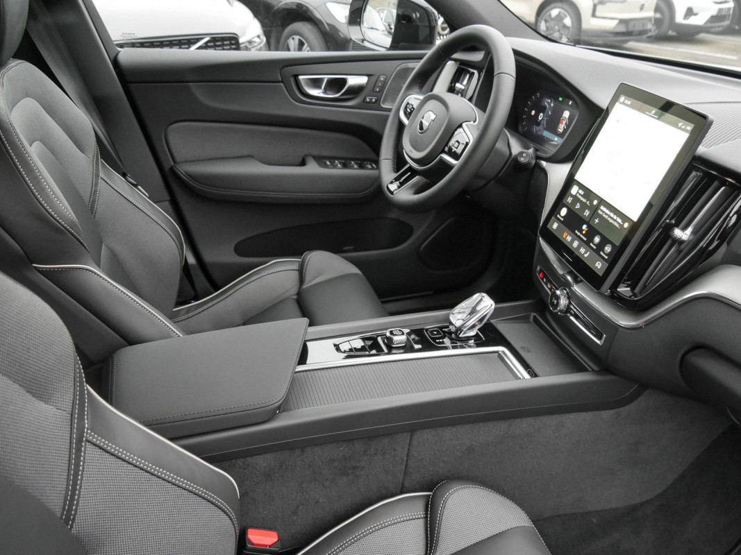 Volvo XC60 - SUV/Off-road - Grau - Gebrauchtwagen - Bild 3