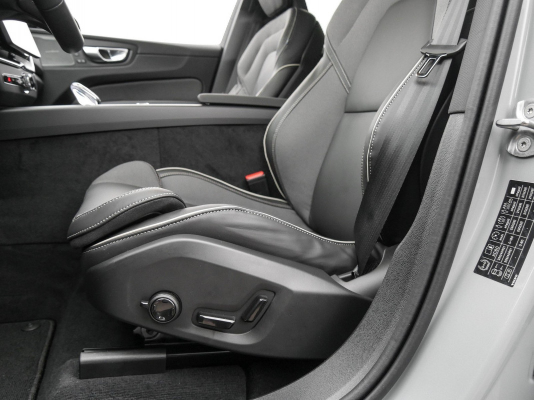 Volvo XC60 - SUV/Off-road - Grau - Gebrauchtwagen - Bild 14