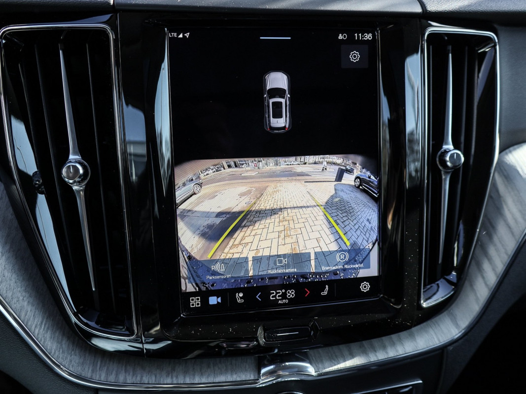 Volvo XC60 T6 AWD Recharge - SUV/Off-road - Schwarz - Gebrauchtwagen - Bild 14