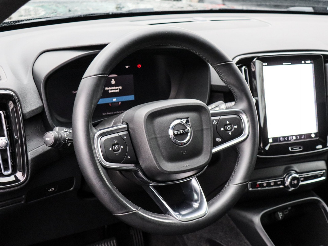 Volvo C40 Core - SUV/Off-road - Schwarz - Gebrauchtwagen - Bild 10