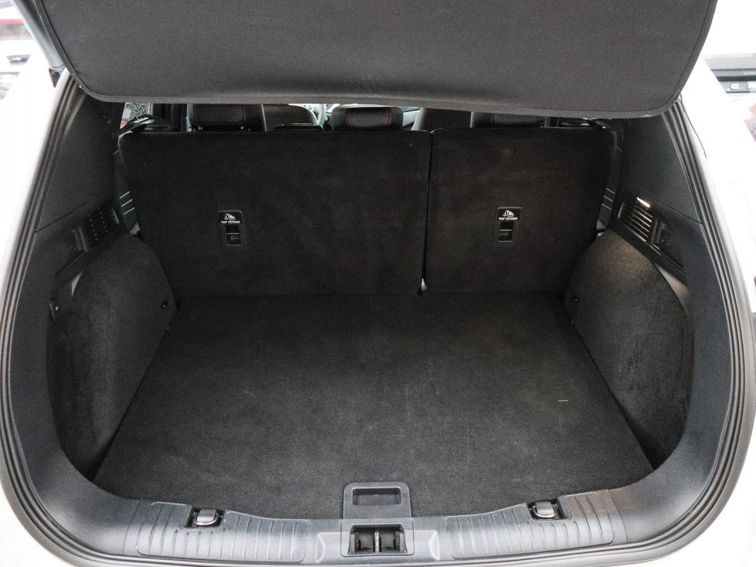 Ford Kuga ST-Line X - SUV/Off-road - Weiss - Gebrauchtwagen - Bild 11