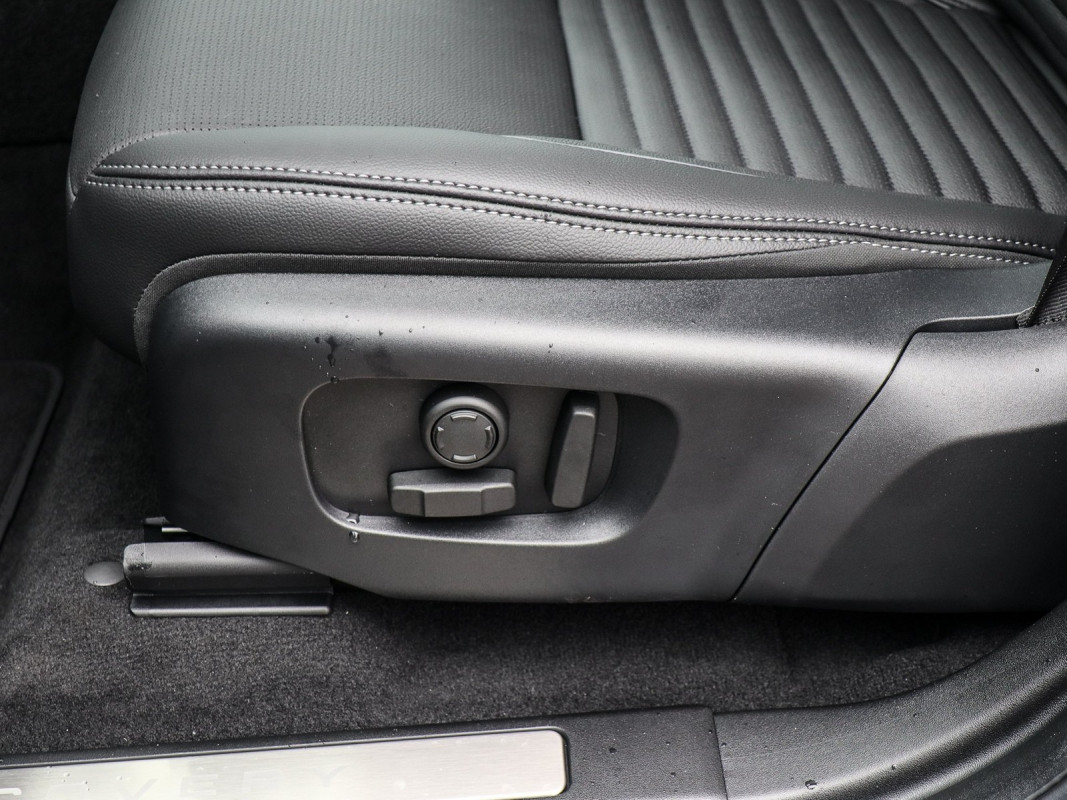 Land Rover Discovery Sport P270E Dynamic SE - SUV/Off-road - Schwarz - Gebrauchtwagen - Bild 12