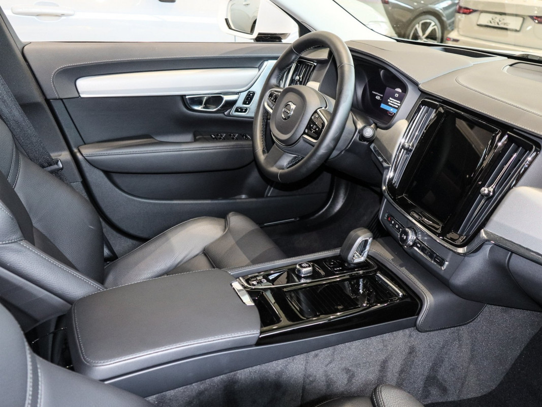 Volvo V90 T8 Recharge AWD - Kombi - Weiss - Gebrauchtwagen - Bild 3