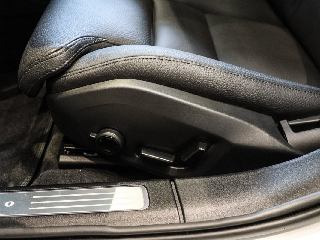 Volvo V90 T8 Recharge AWD - Kombi - Weiss - Gebrauchtwagen - Bild 14