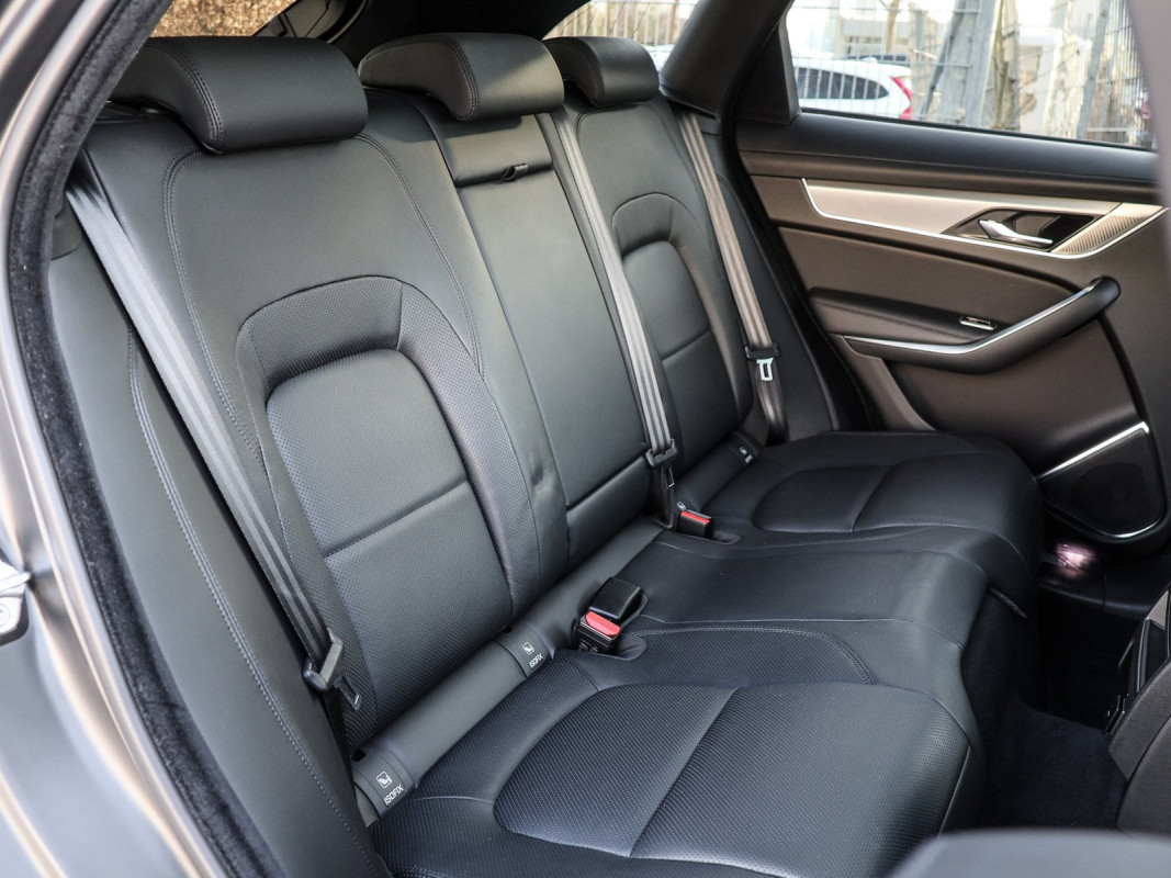 Jaguar F-PACE - SUV/Off-road - Grau - Gebrauchtwagen - Bild 4