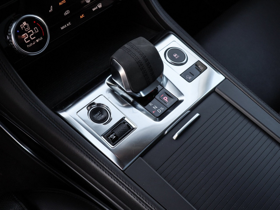 Jaguar F-PACE - SUV/Off-road - Grau - Gebrauchtwagen - Bild 9