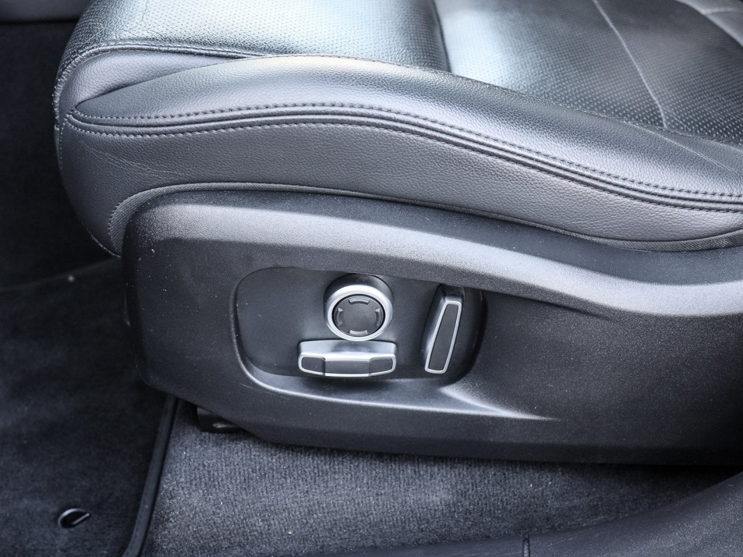 Jaguar F-PACE - SUV/Off-road - Grau - Gebrauchtwagen - Bild 13