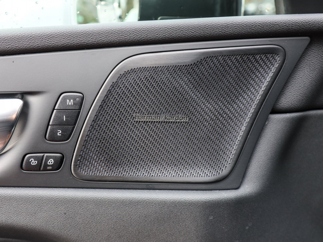 Volvo XC60 B4 - SUV/Off-road - Schwarz - Gebrauchtwagen - Bild 15