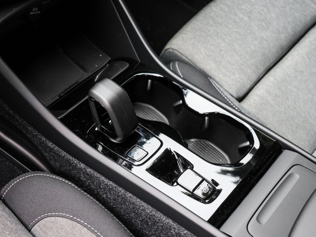 Volvo XC40 B3 - SUV/Off-road - Blau - Gebrauchtwagen - Bild 11