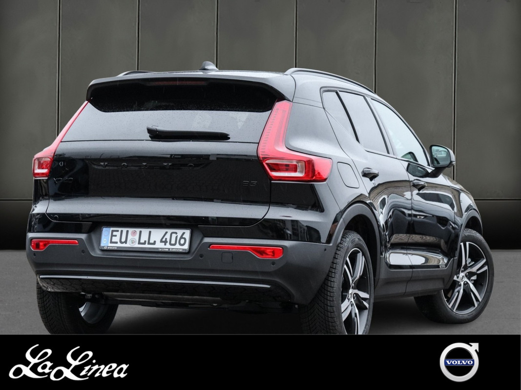 Volvo XC40 B3 - SUV/Off-road - Schwarz - Gebrauchtwagen - Bild 2