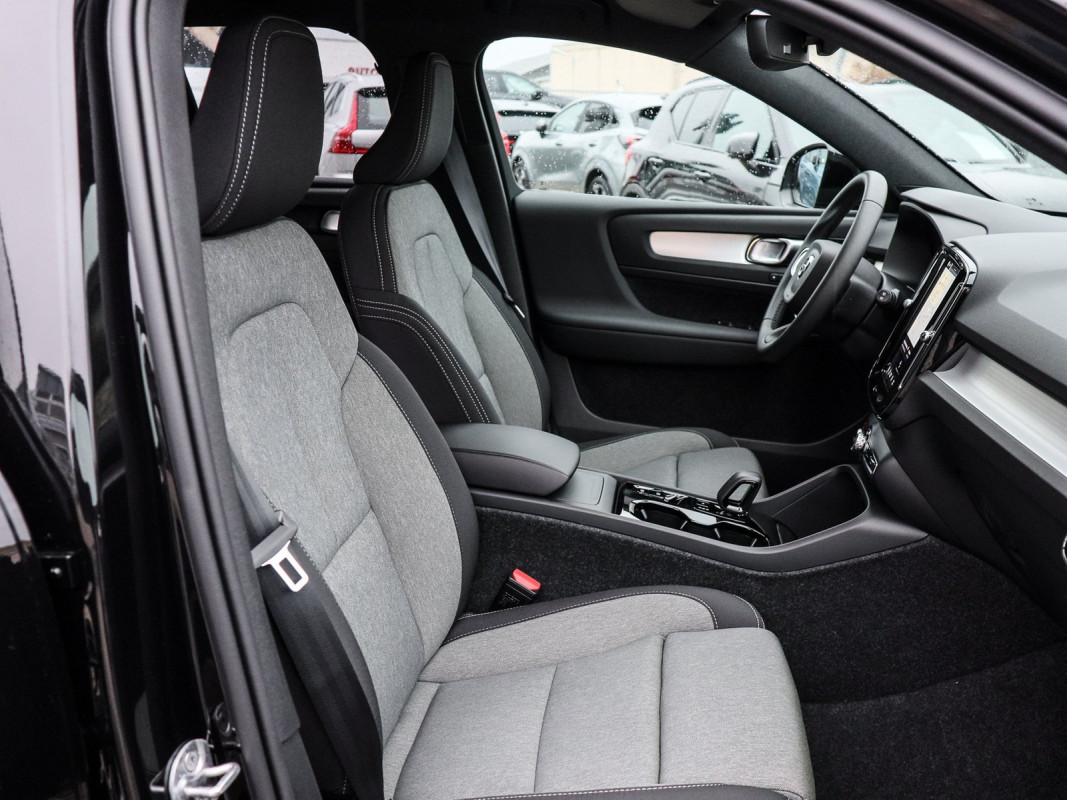 Volvo XC40 B3 - SUV/Off-road - Schwarz - Gebrauchtwagen - Bild 7