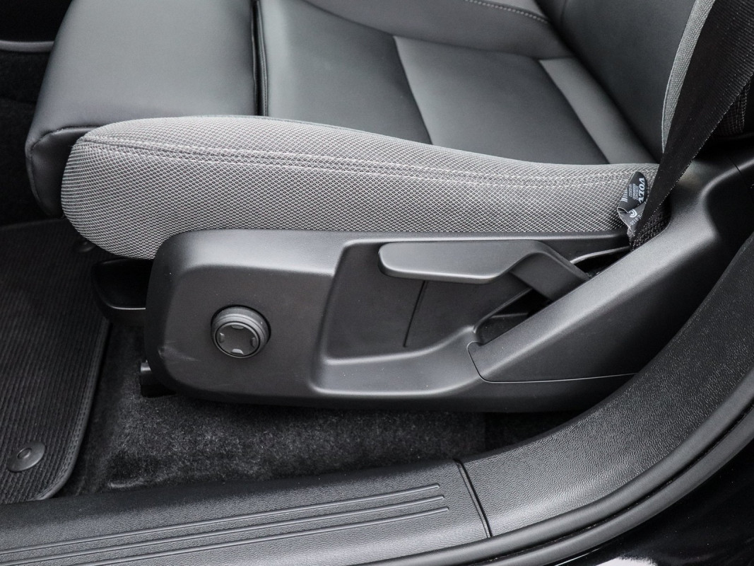 Volvo XC40 Single Plus 78kWh - SUV/Off-road - Schwarz - Gebrauchtwagen - Bild 14