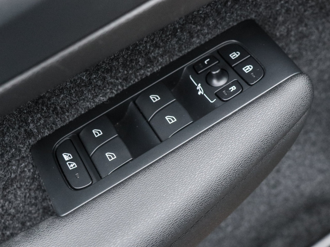 Volvo XC40 Single Plus 78kWh - SUV/Off-road - Schwarz - Gebrauchtwagen - Bild 15