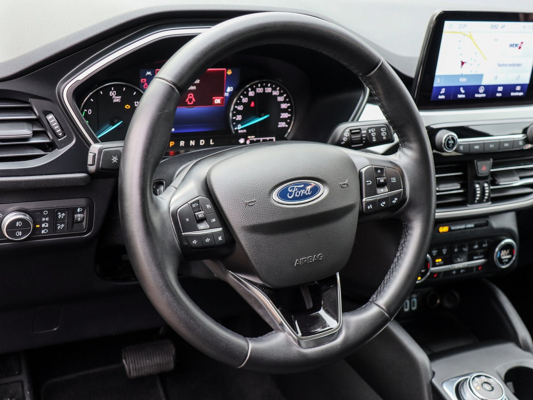 Ford Kuga Cool & Connect - SUV/Off-road - Schwarz - Gebrauchtwagen - Bild 11