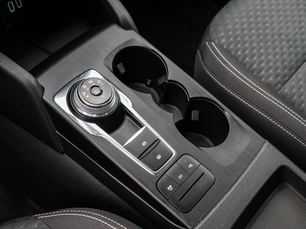 Ford Kuga Cool & Connect - SUV/Off-road - Schwarz - Gebrauchtwagen - Bild 12