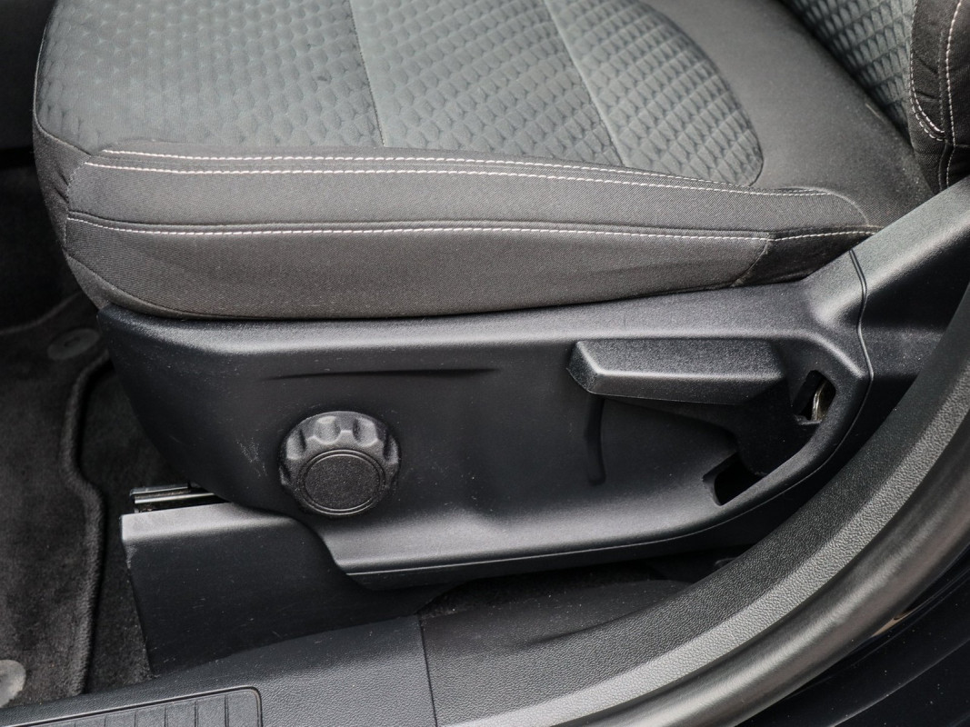 Ford Kuga Cool & Connect - SUV/Off-road - Schwarz - Gebrauchtwagen - Bild 15