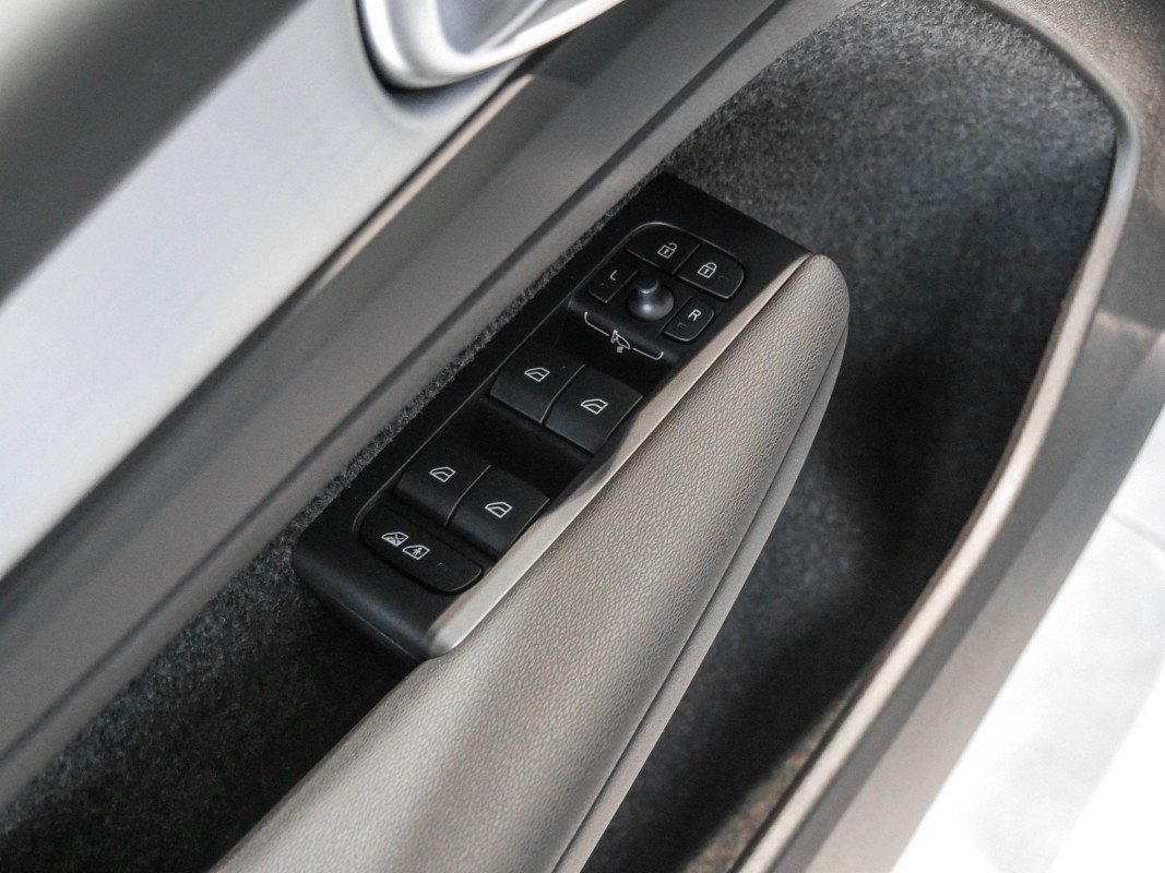 Volvo XC40 - SUV/Off-road - Blau - Gebrauchtwagen - Bild 15