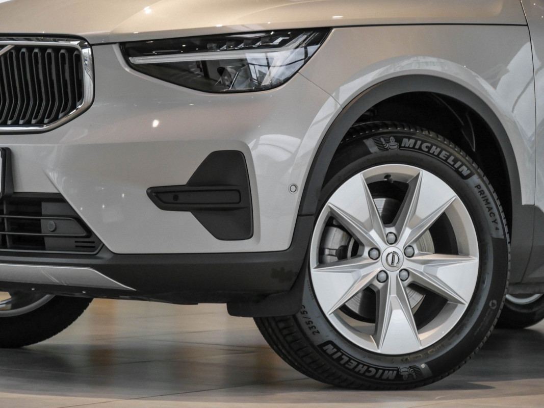 Volvo XC40 - SUV/Off-road - Silber - Gebrauchtwagen - Bild 6