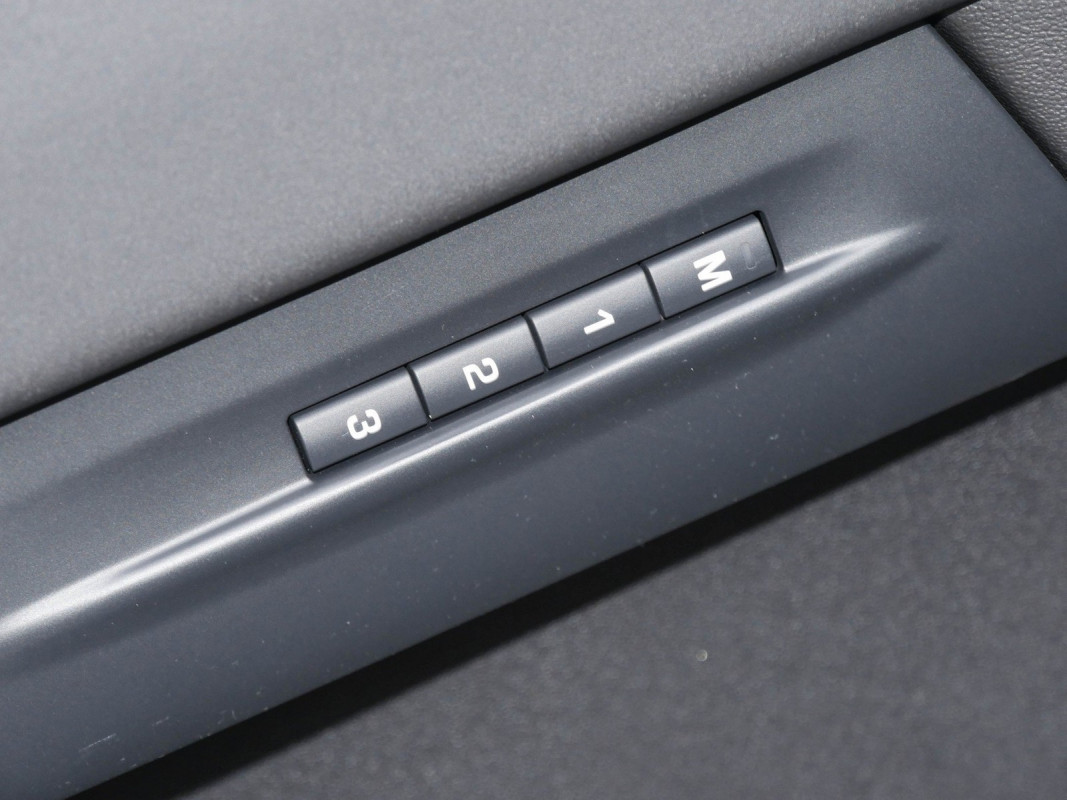 Land Rover Range Rover Evoque D165 S - SUV/Off-road - Silber - Gebrauchtwagen - Bild 12