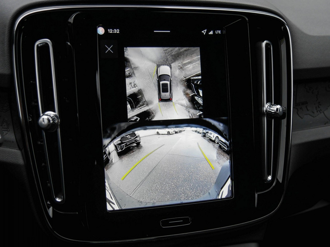 Volvo EX40 - SUV/Off-road - Blau - Gebrauchtwagen - Bild 12