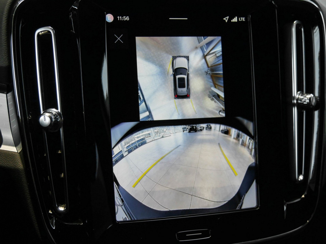 Volvo XC40 - SUV/Off-road - Schwarz - Gebrauchtwagen - Bild 12