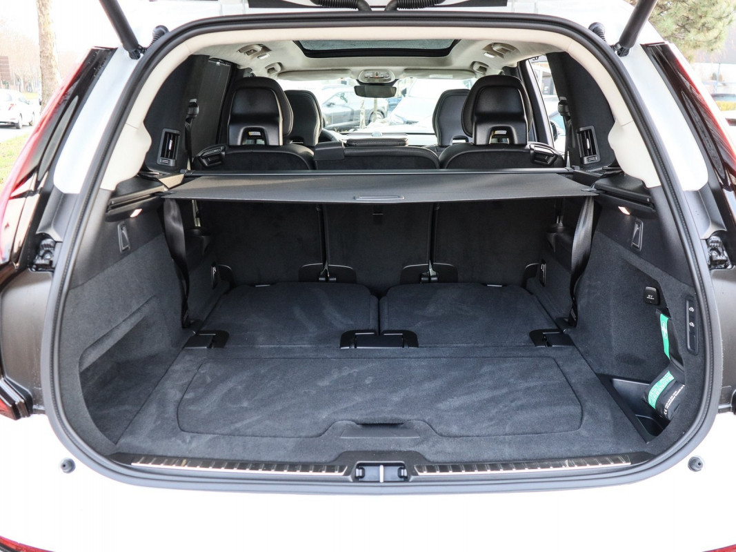 Volvo XC90 T8 Recharge AWD - SUV/Off-road - Weiss - Gebrauchtwagen - Bild 11