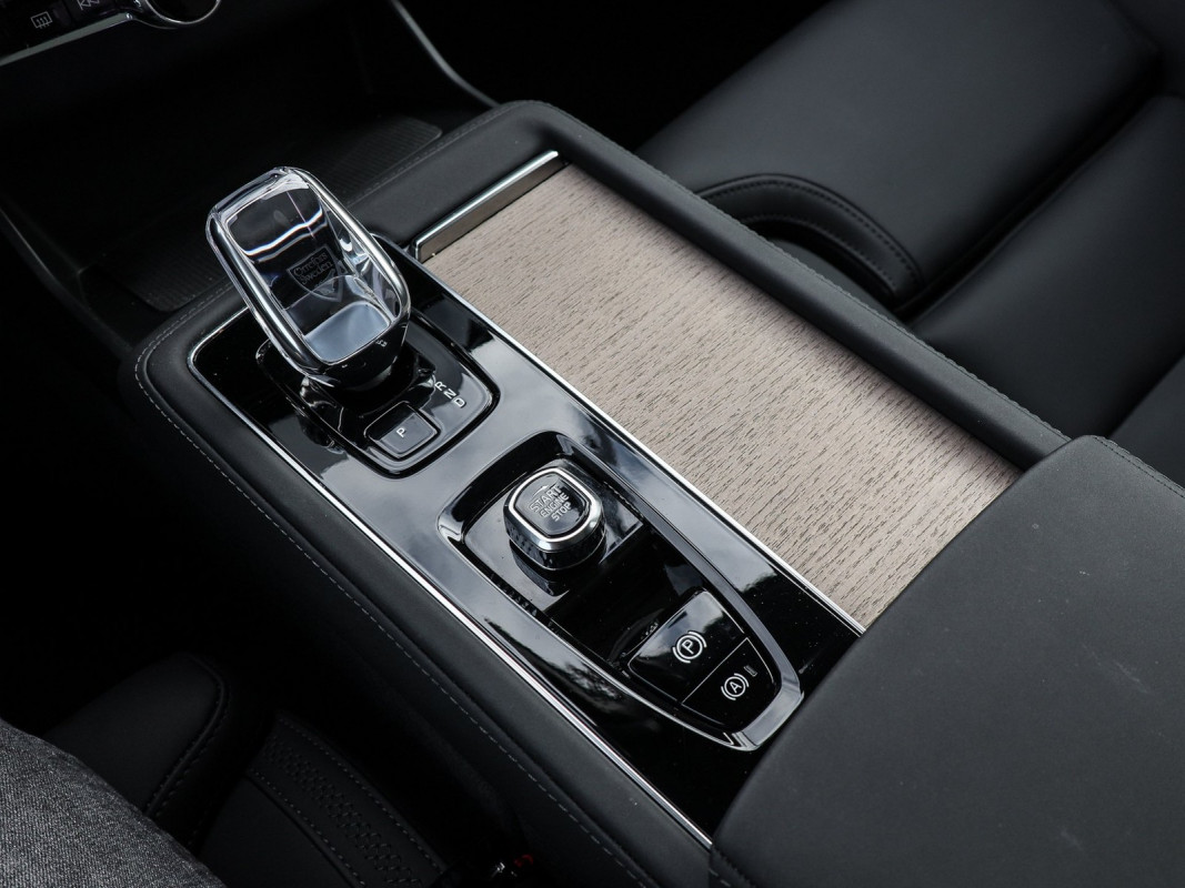 Volvo XC90 T8 Recharge AWD - SUV/Off-road - Blau - Gebrauchtwagen - Bild 11