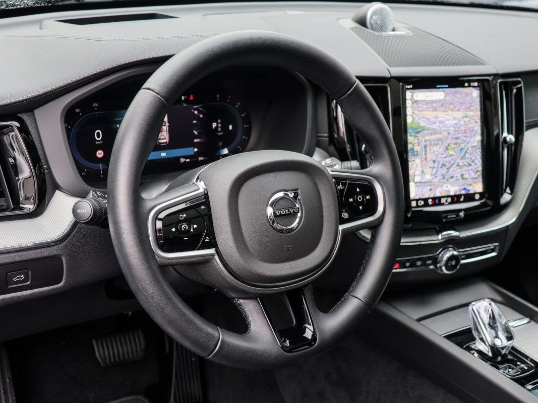 Volvo XC60 B5 (B) AWD - SUV/Off-road - Schwarz - Gebrauchtwagen - Bild 10