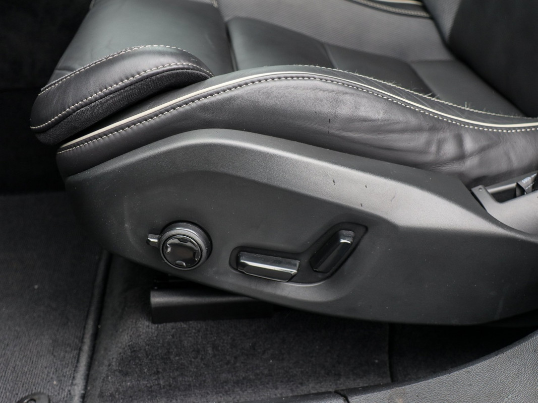 Volvo XC60 B5 (B) AWD - SUV/Off-road - Schwarz - Gebrauchtwagen - Bild 14