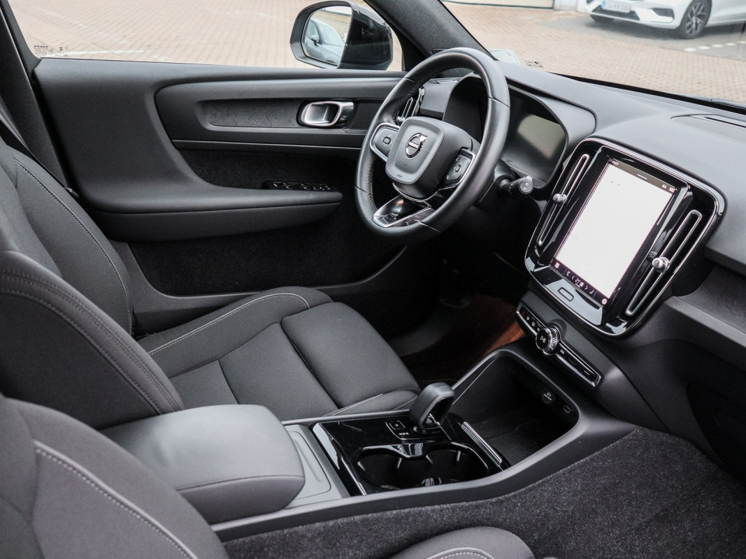 Volvo XC40 Single Core Recharge Winter Paket - SUV/Off-road - Blau - Gebrauchtwagen - Bild 3
