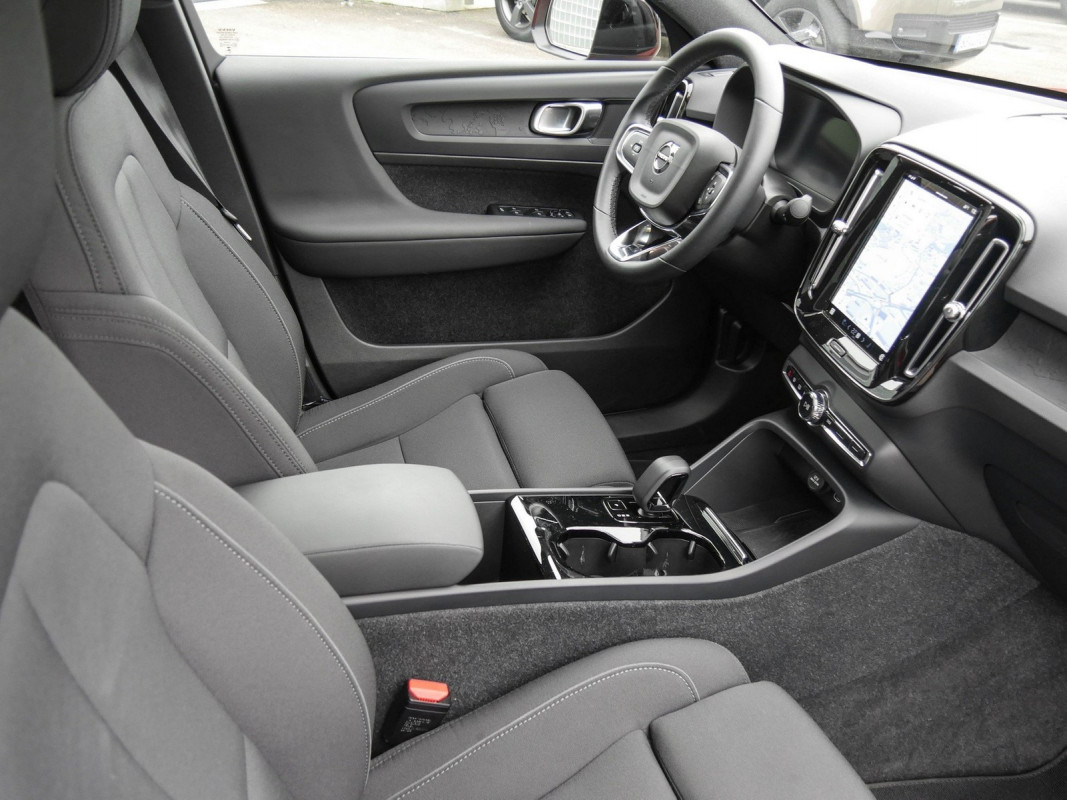 Volvo C40 - SUV/Off-road - Rot - Gebrauchtwagen - Bild 3