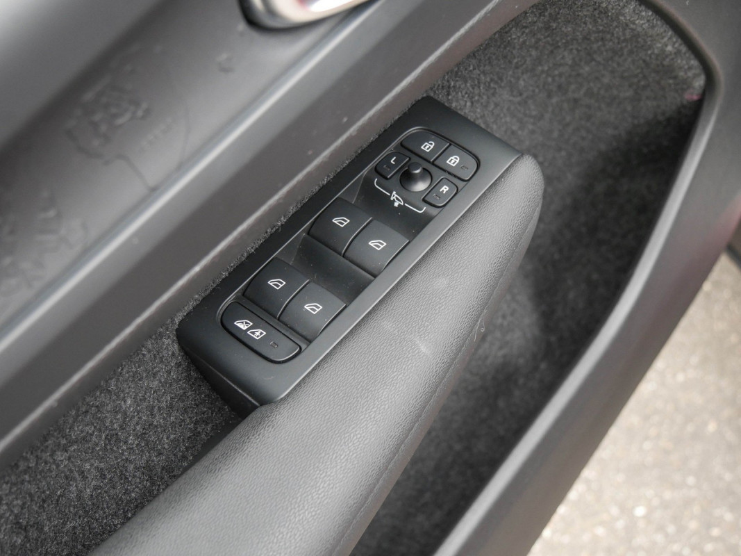 Volvo C40 - SUV/Off-road - Rot - Gebrauchtwagen - Bild 14