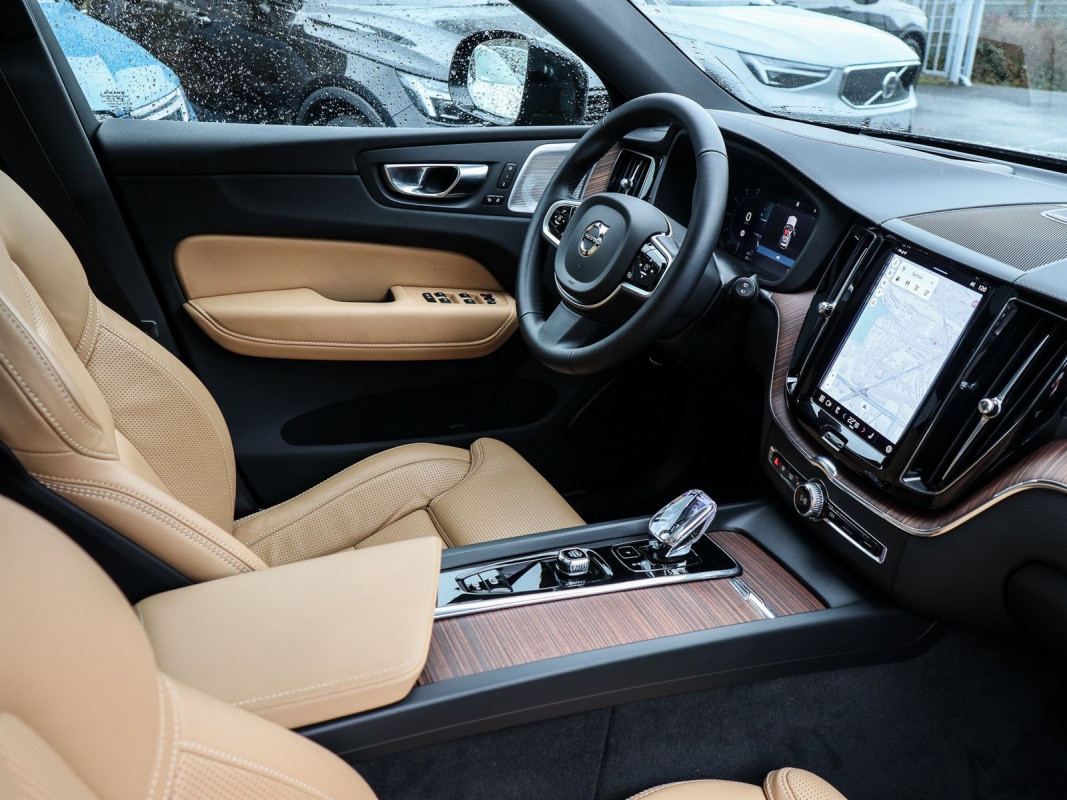 Volvo XC60 B5 (B) - SUV/Off-road - Schwarz - Gebrauchtwagen - Bild 3