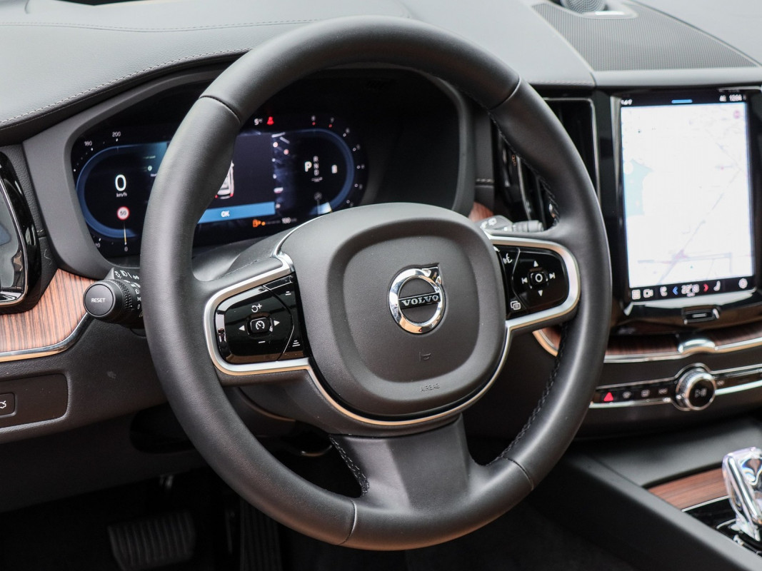 Volvo XC60 B5 (B) - SUV/Off-road - Schwarz - Gebrauchtwagen - Bild 10