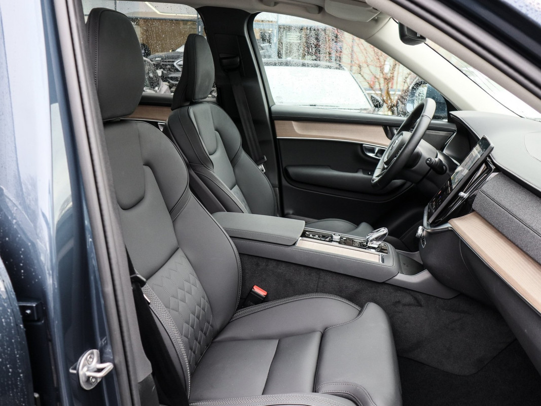Volvo XC90 T8 Recharge AWD - SUV/Off-road - Blau - Gebrauchtwagen - Bild 7