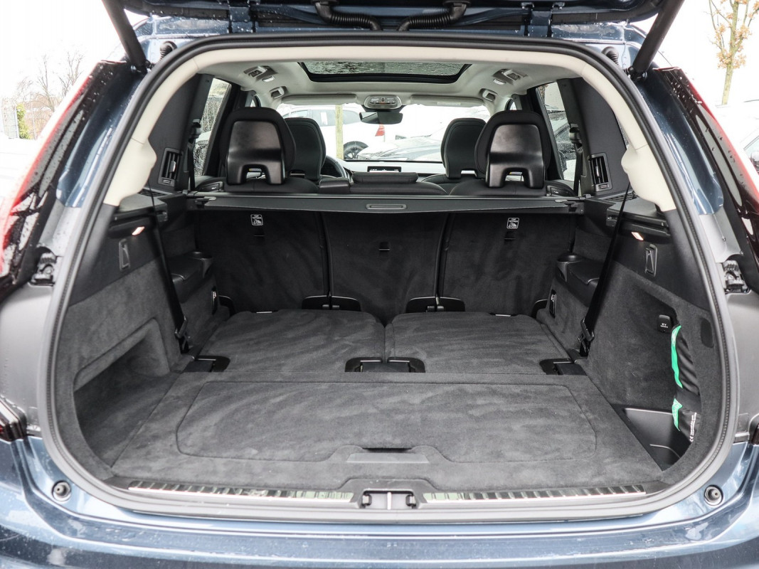 Volvo XC90 T8 Recharge AWD - SUV/Off-road - Blau - Gebrauchtwagen - Bild 11