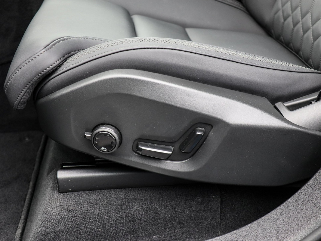 Volvo XC90 T8 Recharge AWD - SUV/Off-road - Blau - Gebrauchtwagen - Bild 14