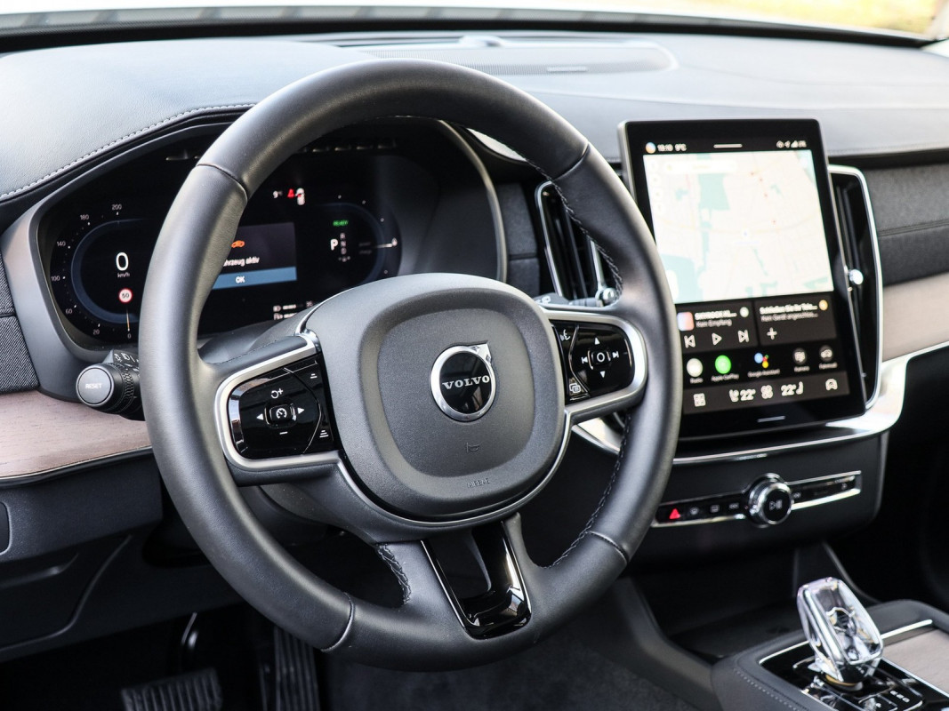 Volvo XC90 T8 AWD Recharge Reskin - SUV/Off-road - Weiss - Gebrauchtwagen - Bild 10