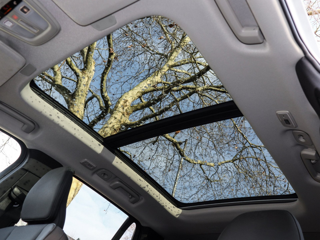 Volvo XC90 T8 AWD Recharge Reskin - SUV/Off-road - Weiss - Gebrauchtwagen - Bild 12