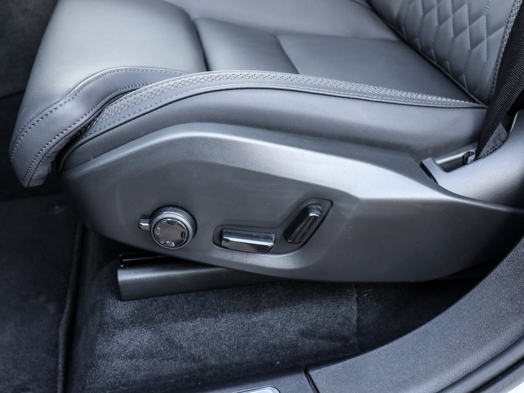 Volvo XC90 T8 AWD Recharge Reskin - SUV/Off-road - Weiss - Gebrauchtwagen - Bild 14