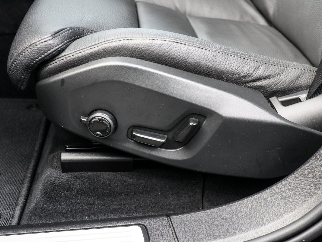 Volvo XC60 B5 (B) AWD - SUV/Off-road - Schwarz - Gebrauchtwagen - Bild 14