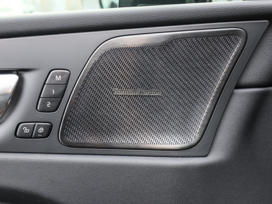 Volvo XC60 B5 (B) AWD - SUV/Off-road - Schwarz - Gebrauchtwagen - Bild 15